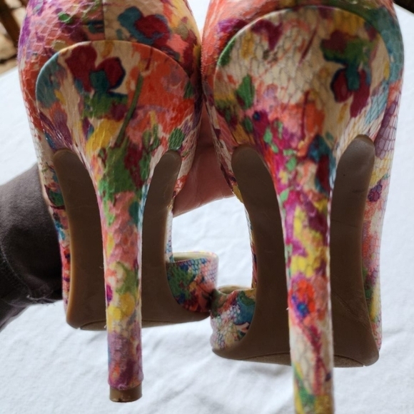 a.n.a. Floral Cut Out Snakeskin print under Stiletto Sz. 9 Heels - Picture 8 of 10